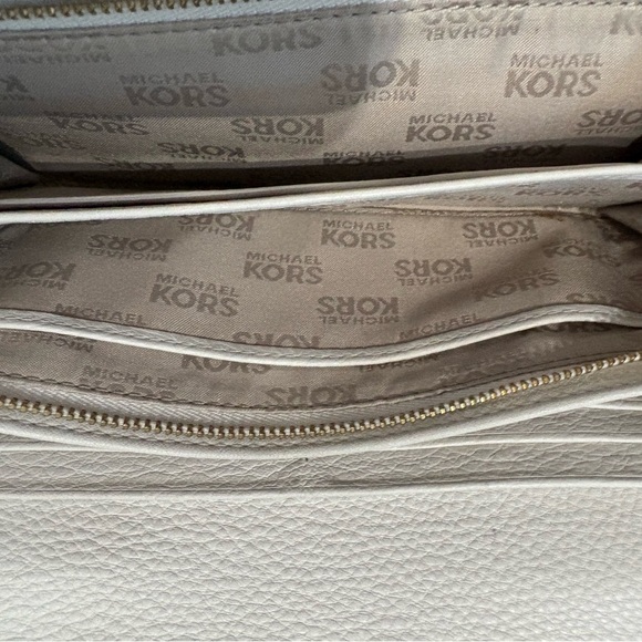 Michael Kors Jet Set Slim Flap Wallet  Cream Off-White Pebbled Leather AS IS - Picture 10 of 11
